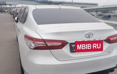 Toyota Camry, 2022 год, 3 800 000 рублей, 2 фотография