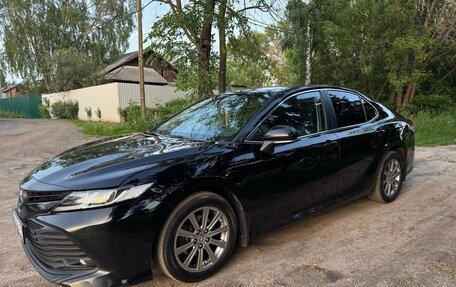 Toyota Camry, 2019 год, 1 910 000 рублей, 4 фотография