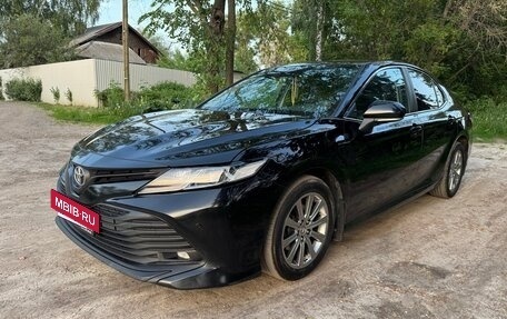 Toyota Camry, 2019 год, 1 910 000 рублей, 2 фотография