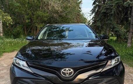 Toyota Camry, 2019 год, 1 910 000 рублей, 6 фотография