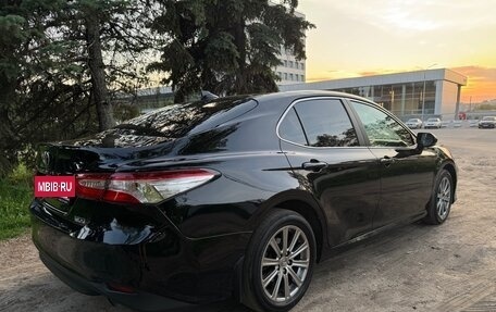 Toyota Camry, 2019 год, 1 910 000 рублей, 10 фотография