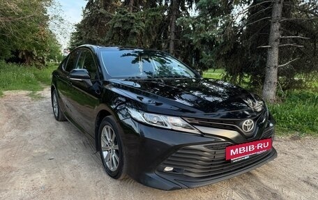Toyota Camry, 2019 год, 1 910 000 рублей, 3 фотография