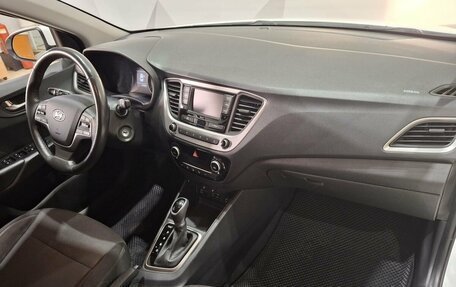 Hyundai Solaris II рестайлинг, 2018 год, 1 390 000 рублей, 12 фотография