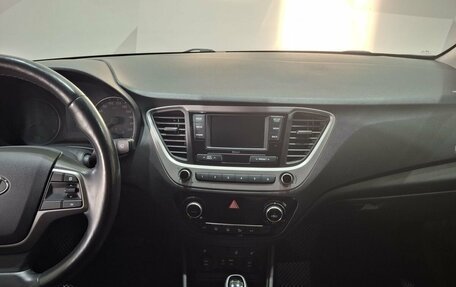 Hyundai Solaris II рестайлинг, 2018 год, 1 390 000 рублей, 13 фотография