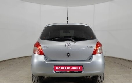 Toyota Yaris III рестайлинг, 2007 год, 565 000 рублей, 6 фотография