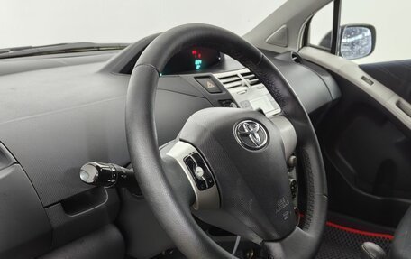 Toyota Yaris III рестайлинг, 2007 год, 565 000 рублей, 11 фотография