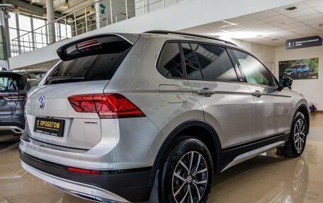 Volkswagen Tiguan II, 2019 год, 2 498 000 рублей, 7 фотография