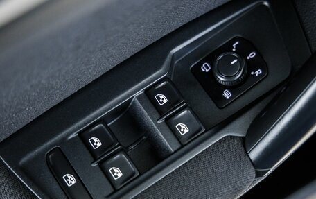 Volkswagen Tiguan II, 2019 год, 2 498 000 рублей, 13 фотография