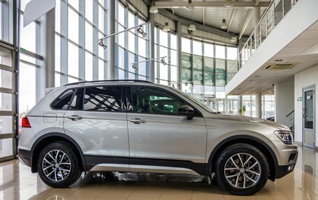 Volkswagen Tiguan II, 2019 год, 2 498 000 рублей, 8 фотография
