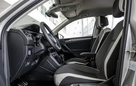 Volkswagen Tiguan II, 2019 год, 2 498 000 рублей, 14 фотография