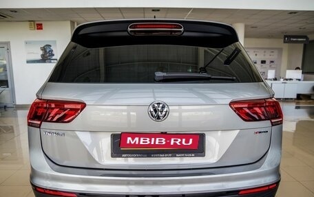Volkswagen Tiguan II, 2019 год, 2 498 000 рублей, 6 фотография