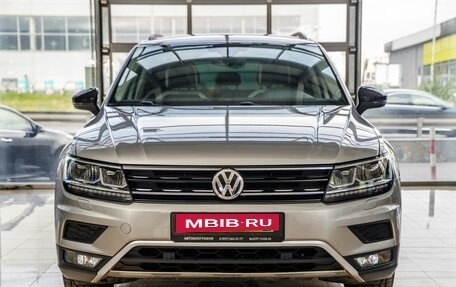 Volkswagen Tiguan II, 2019 год, 2 498 000 рублей, 2 фотография