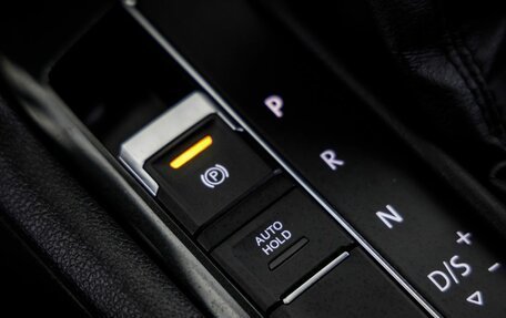 Volkswagen Tiguan II, 2019 год, 2 498 000 рублей, 24 фотография