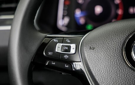 Volkswagen Tiguan II, 2019 год, 2 498 000 рублей, 19 фотография