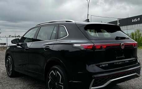 Volkswagen Tiguan, 2024 год, 4 397 000 рублей, 7 фотография