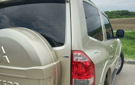 Mitsubishi Pajero III рестайлинг, 2005 год, 1 499 000 рублей, 10 фотография