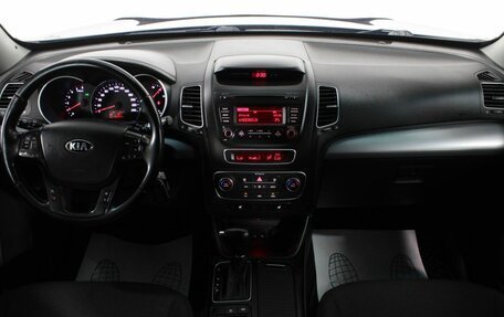KIA Sorento II рестайлинг, 2013 год, 1 999 000 рублей, 12 фотография