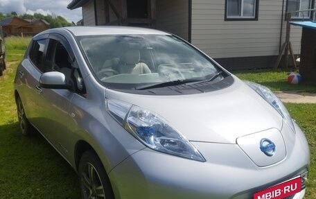 Nissan Leaf I, 2012 год, 550 000 рублей, 1 фотография