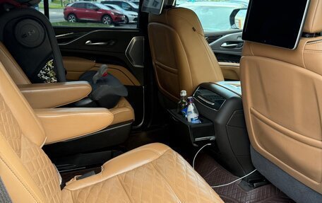 Cadillac Escalade V, 2022 год, 12 500 000 рублей, 8 фотография