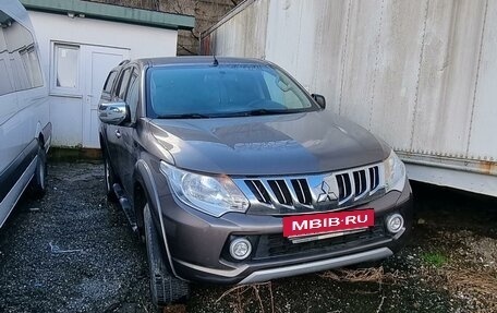 Mitsubishi L200 IV рестайлинг, 2015 год, 1 950 000 рублей, 6 фотография