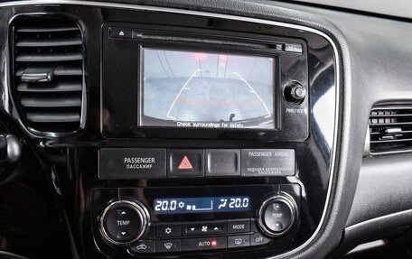 Mitsubishi Outlander III рестайлинг 3, 2016 год, 1 979 000 рублей, 12 фотография