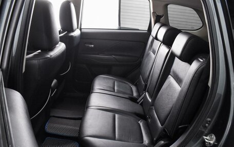 Mitsubishi Outlander III рестайлинг 3, 2016 год, 1 979 000 рублей, 9 фотография
