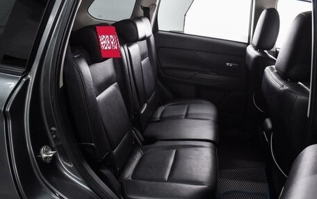 Mitsubishi Outlander III рестайлинг 3, 2016 год, 1 979 000 рублей, 7 фотография