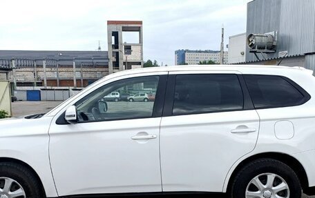 Mitsubishi Outlander III рестайлинг 3, 2013 год, 1 070 000 рублей, 2 фотография