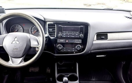 Mitsubishi Outlander III рестайлинг 3, 2013 год, 1 070 000 рублей, 10 фотография