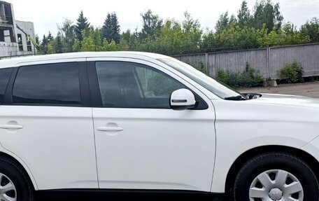 Mitsubishi Outlander III рестайлинг 3, 2013 год, 1 070 000 рублей, 6 фотография