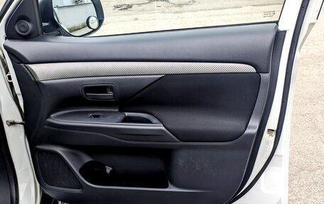 Mitsubishi Outlander III рестайлинг 3, 2013 год, 1 070 000 рублей, 16 фотография