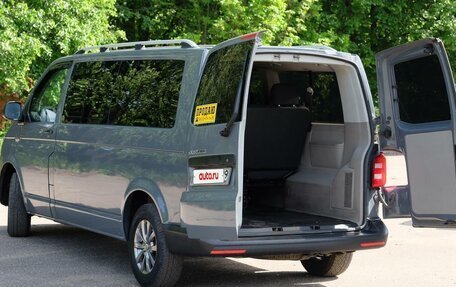 Volkswagen Caravelle T6 рестайлинг, 2016 год, 2 700 000 рублей, 11 фотография