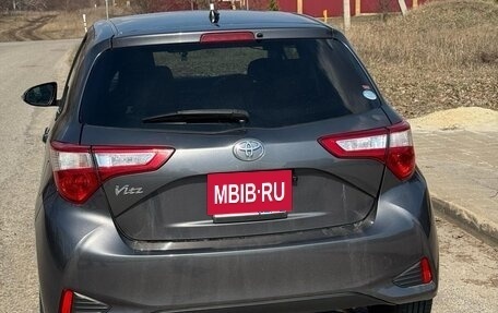 Toyota Vitz, 2019 год, 990 000 рублей, 2 фотография