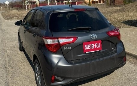 Toyota Vitz, 2019 год, 990 000 рублей, 3 фотография
