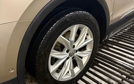 Volkswagen Tiguan II, 2018 год, 3 450 000 рублей, 3 фотография