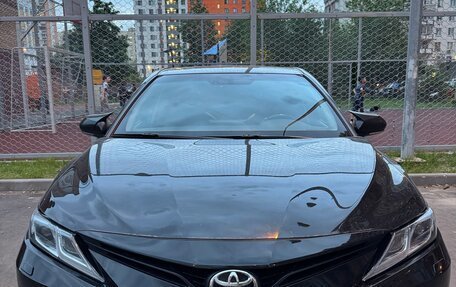 Toyota Camry, 2021 год, 2 800 000 рублей, 1 фотография