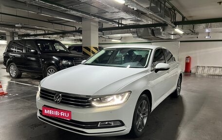 Volkswagen Passat B8 рестайлинг, 2019 год, 2 450 000 рублей, 1 фотография