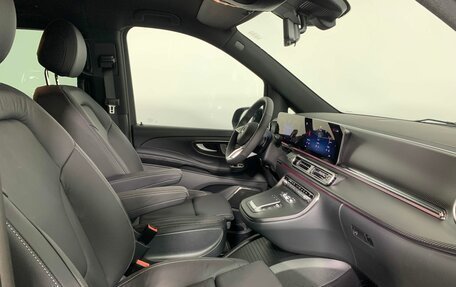 Mercedes-Benz V-Класс, 2024 год, 19 080 000 рублей, 24 фотография