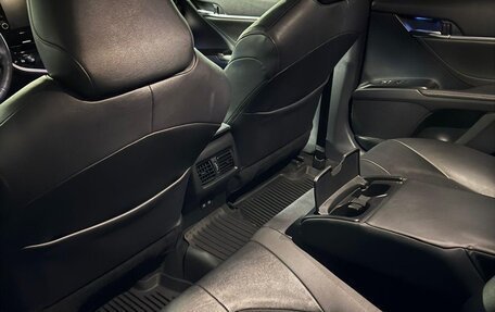 Toyota Camry, 2021 год, 2 800 000 рублей, 10 фотография