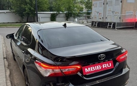 Toyota Camry, 2021 год, 2 800 000 рублей, 5 фотография