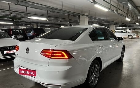 Volkswagen Passat B8 рестайлинг, 2019 год, 2 450 000 рублей, 6 фотография