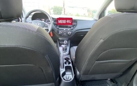 Hyundai Solaris II рестайлинг, 2021 год, 1 550 000 рублей, 4 фотография