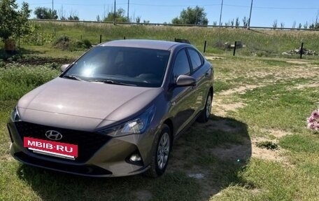 Hyundai Solaris II рестайлинг, 2021 год, 1 550 000 рублей, 14 фотография