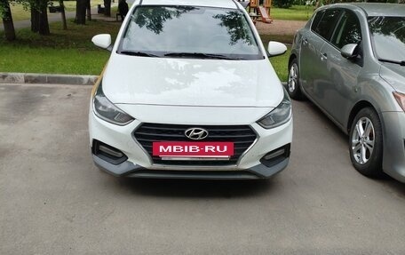 Hyundai Solaris II рестайлинг, 2020 год, 800 000 рублей, 4 фотография