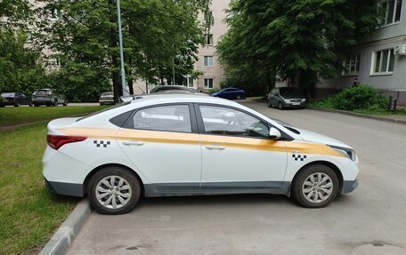 Hyundai Solaris II рестайлинг, 2020 год, 800 000 рублей, 5 фотография