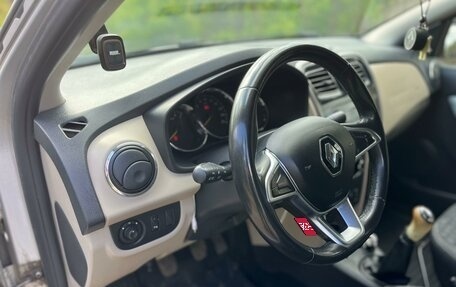 Renault Logan II, 2018 год, 680 000 рублей, 9 фотография