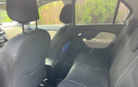 Renault Logan II, 2018 год, 680 000 рублей, 18 фотография