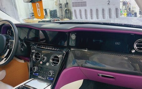 Rolls-Royce Cullinan, 2025 год, 81 000 000 рублей, 7 фотография