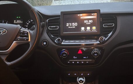 Hyundai Solaris II рестайлинг, 2020 год, 1 700 000 рублей, 3 фотография