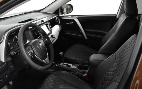 Toyota RAV4, 2017 год, 2 200 000 рублей, 12 фотография